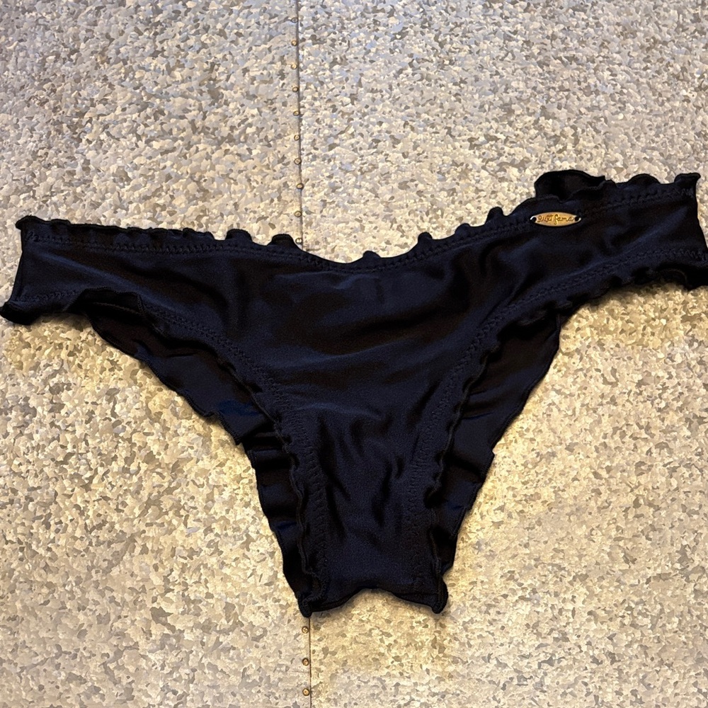 Like New! Luli Fama Women’s Size Med Waffle Bikini Bottom Black MSRP $74